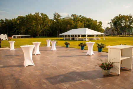 Why You Should Hire A Tent Rental Company For Your Wedding